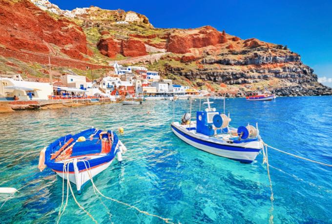 https://cdn2.hubspot.net/hubfs/5873592/itinerary/photos3/Santorini1_Greece_Itinerary_Main.jpg