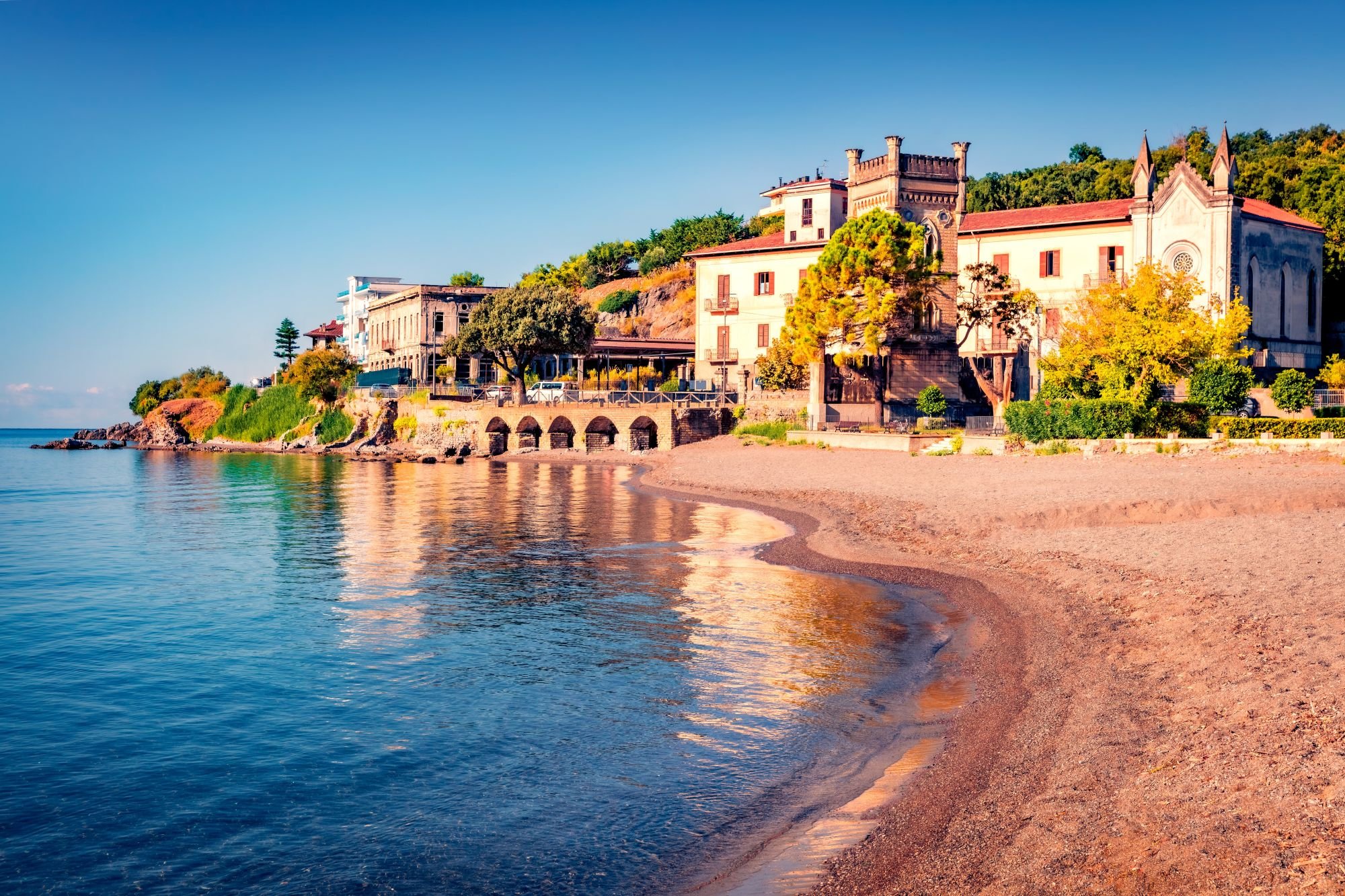 https://cdn2.hubspot.net/hubfs/5873592/itinerary/photos3/Sapri1_Italy_Itinerary_Main.jpg