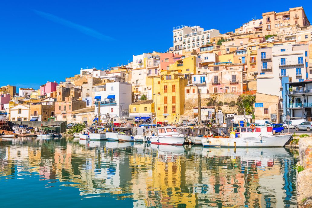 https://cdn2.hubspot.net/hubfs/5873592/itinerary/photos3/Sciacca1_Italy_Itinerary_Main.jpg