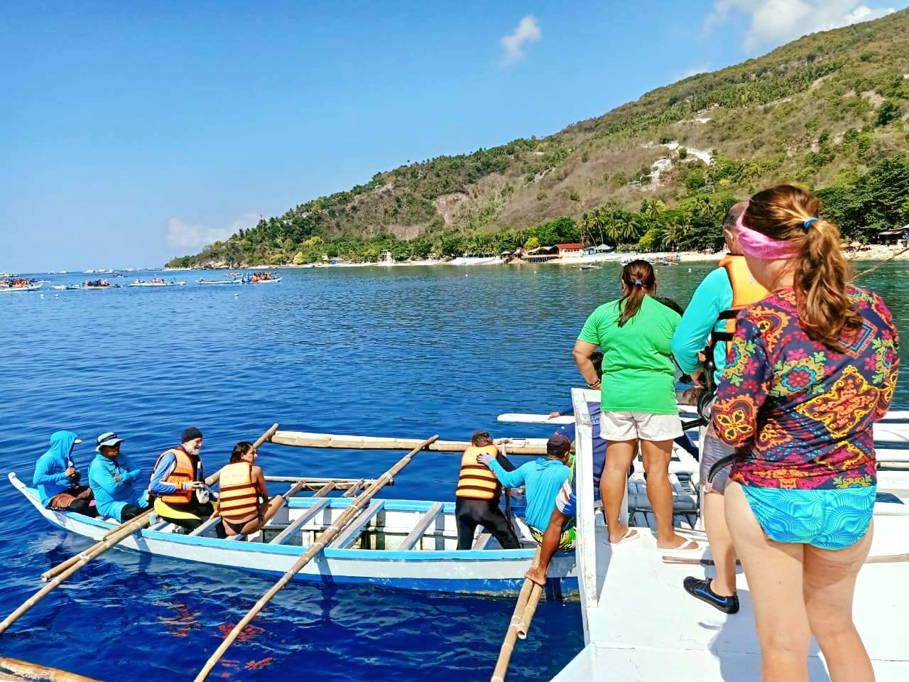 Whale shark diving boats-1